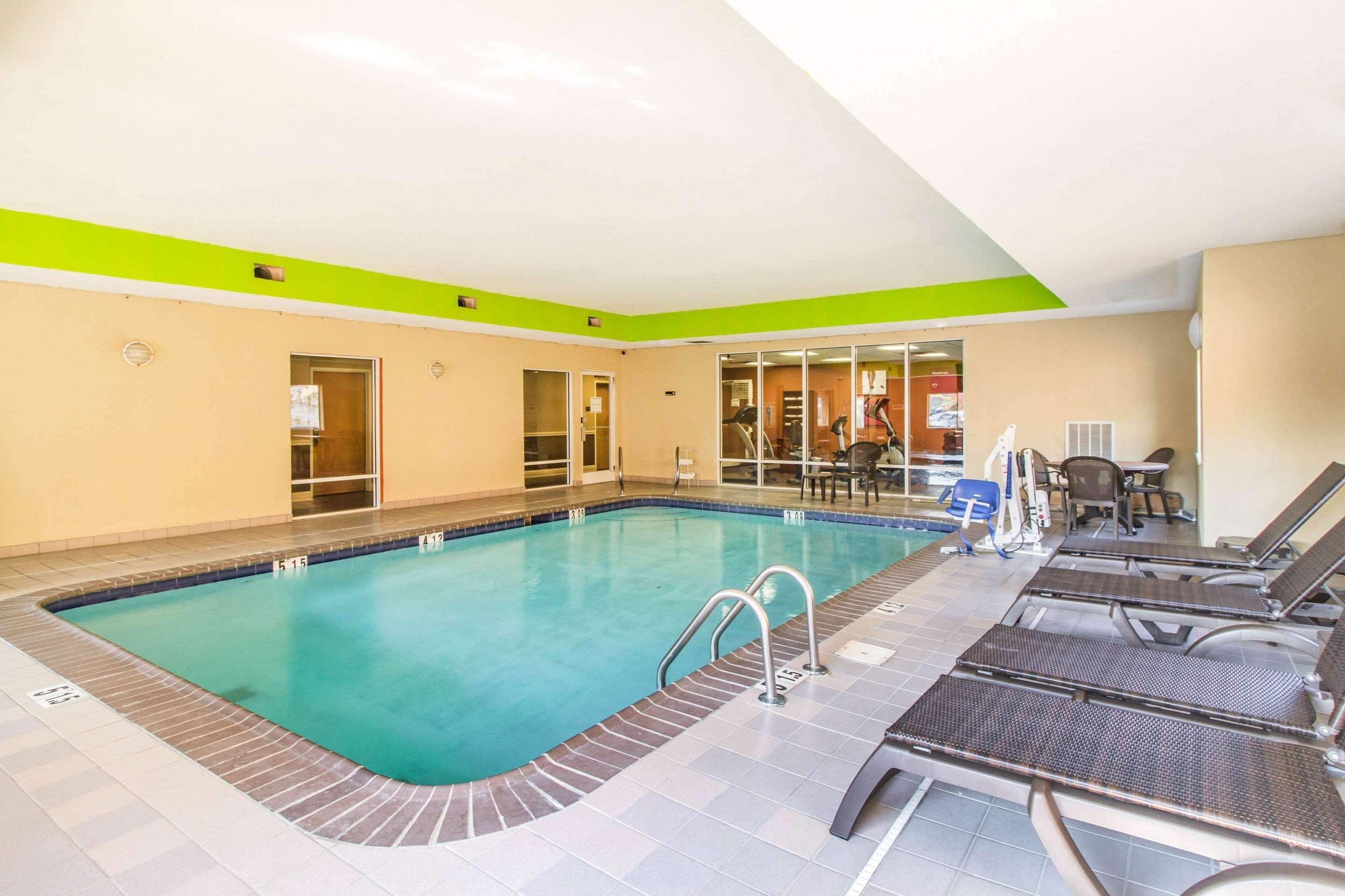 Quality Suites Corbin Bagian luar foto
