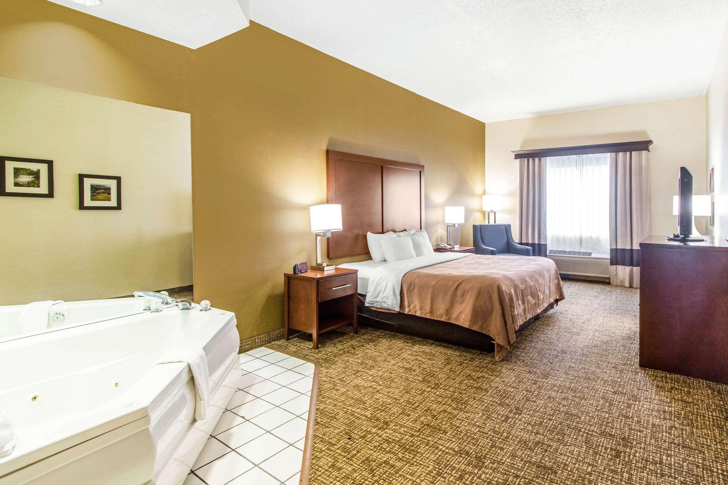 Quality Suites Corbin Bagian luar foto