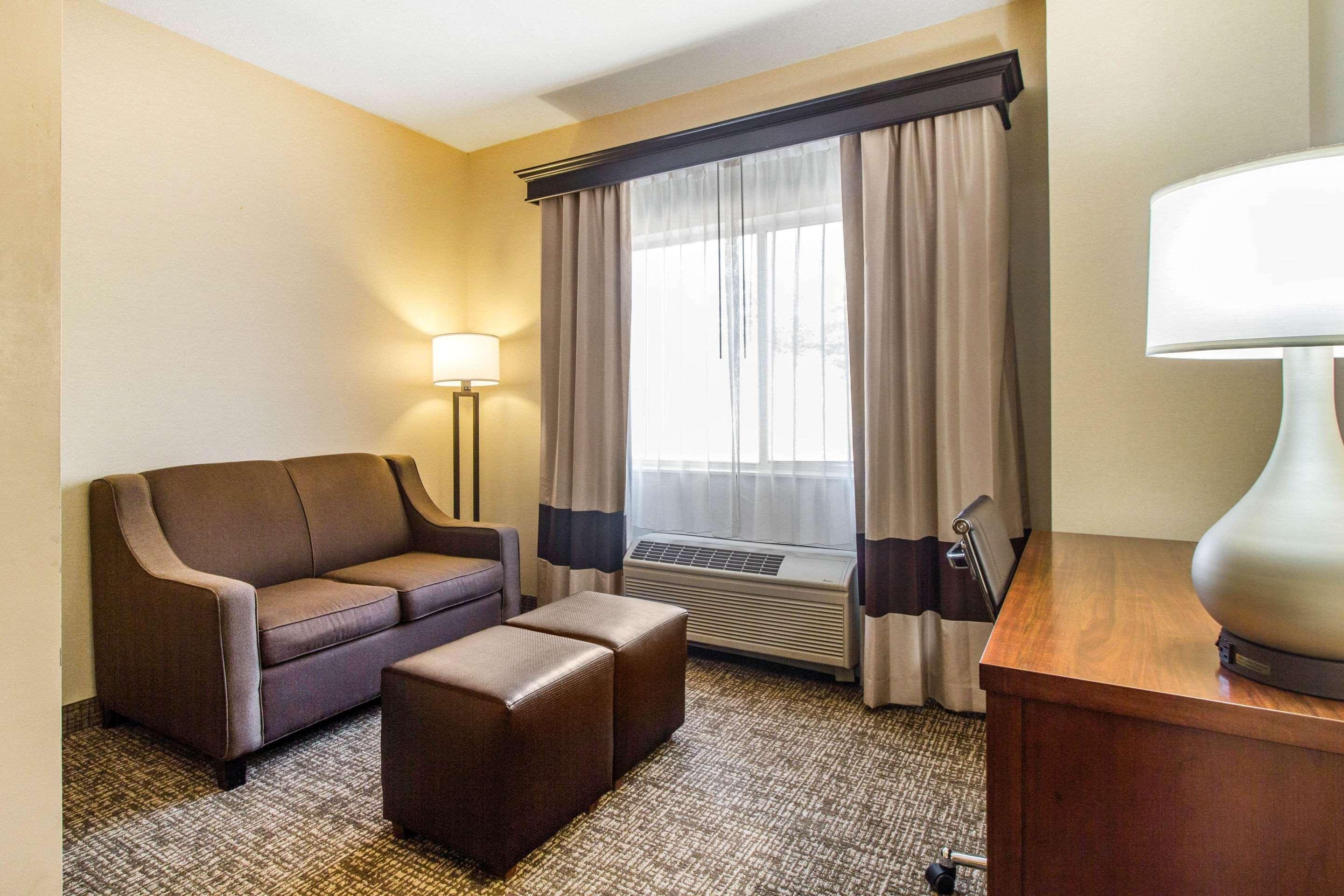 Quality Suites Corbin Bagian luar foto